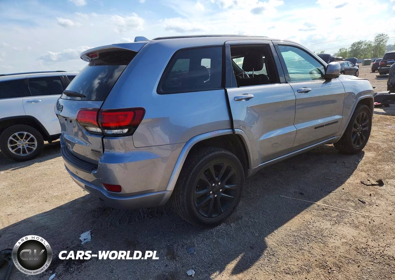 2020 Jeep Grand Cherokee Laredo VIN:1C4RJFAG7LC328523 - 3