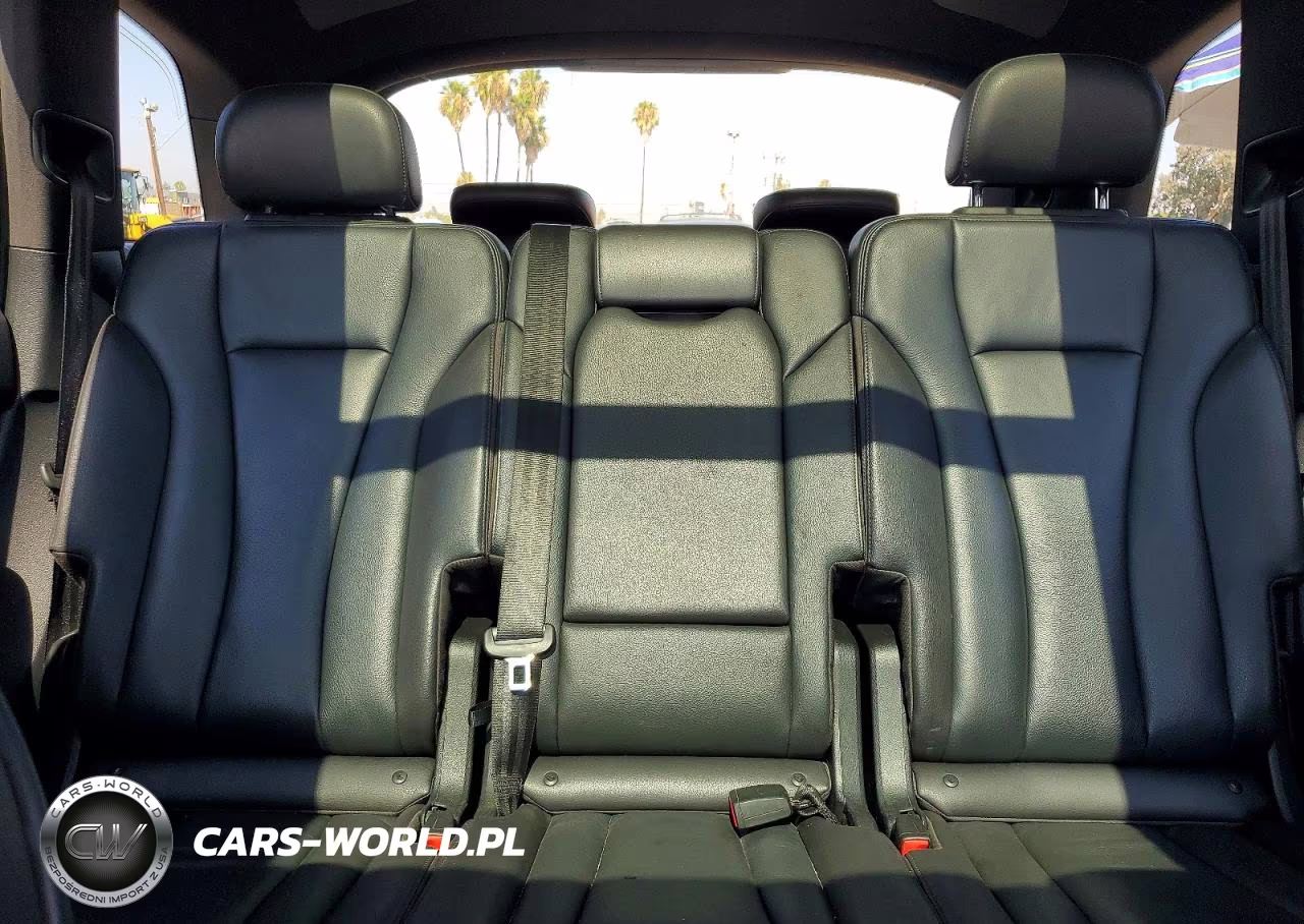 2018 Audi Q7 Premium Plus VIN:WA1LAAF74JD019630 - 10