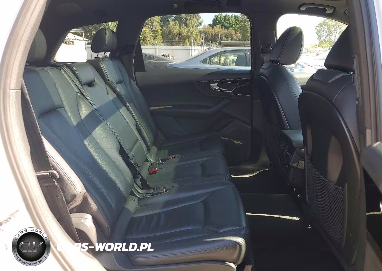 2018 Audi Q7 Premium Plus VIN:WA1LAAF74JD019630 - 11