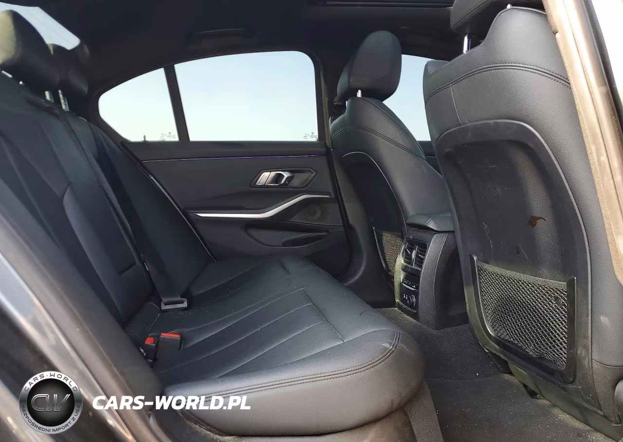 2019 BMW 330Xi VIN:WBA5R7C56KAJ80509 - 10