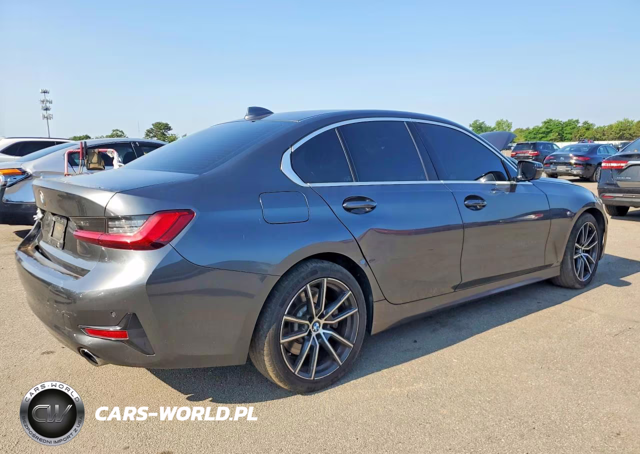 2019 BMW 330Xi VIN:WBA5R7C56KAJ80509 - 3