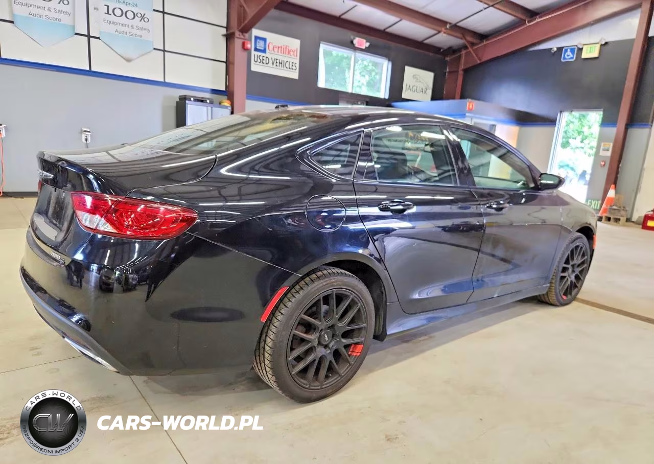2015 Chrysler 200 S VIN:1C3CCCDG8FN540418 - 3