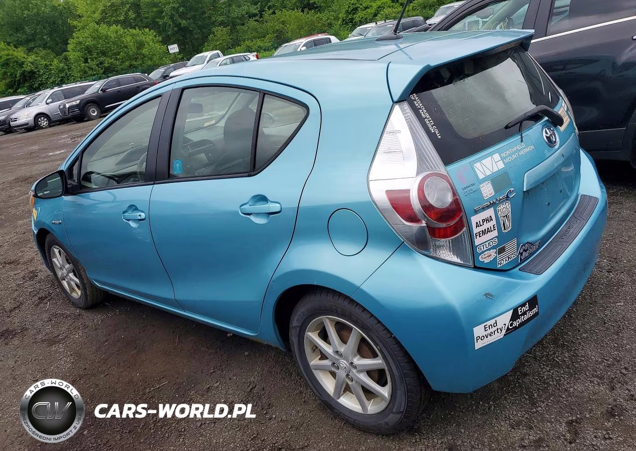 2013 Toyota Prius C Three VIN:JTDKDTB32D1043986 - 2