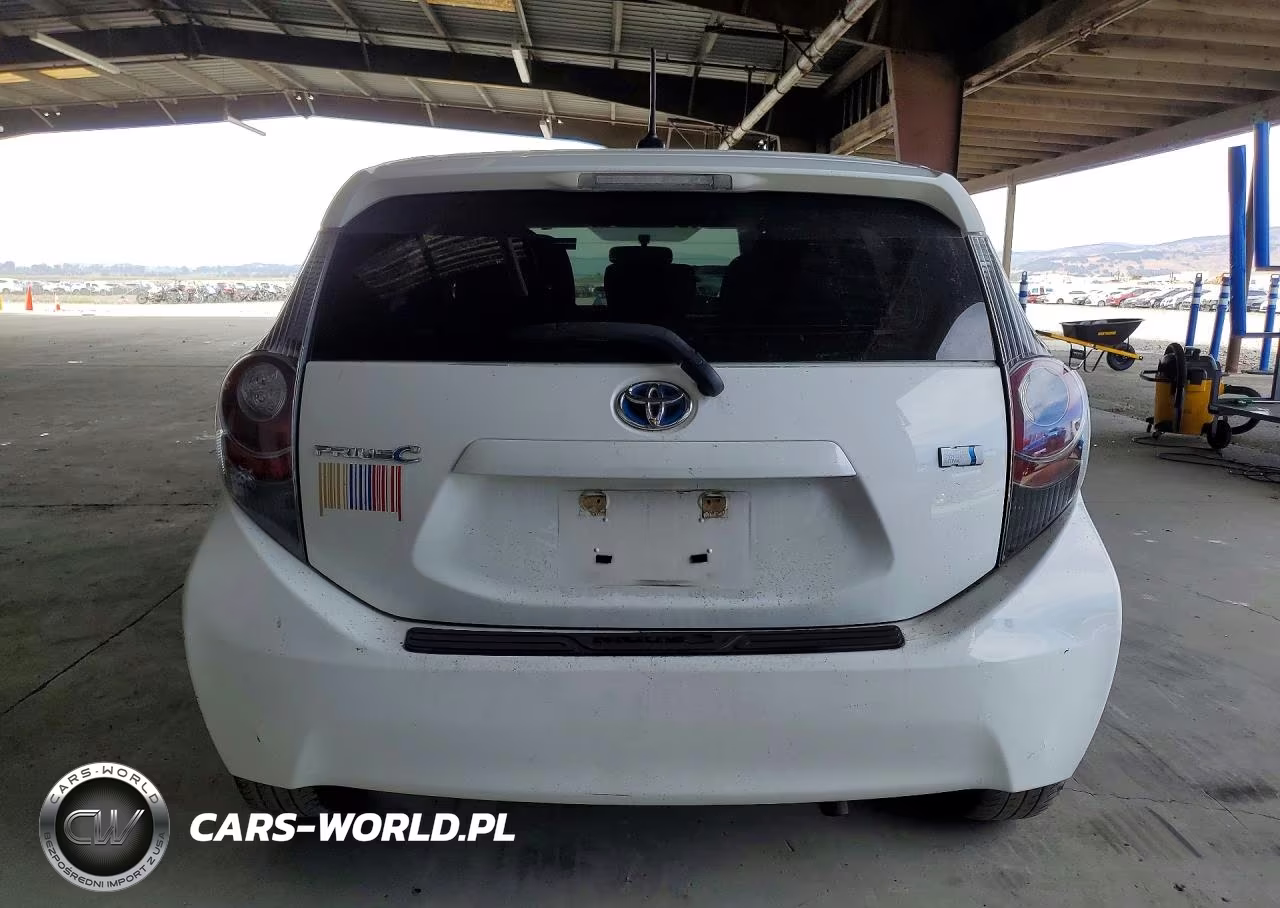 2012 Toyota Prius C Three VIN:JTDKDTB36C1505142 - 6
