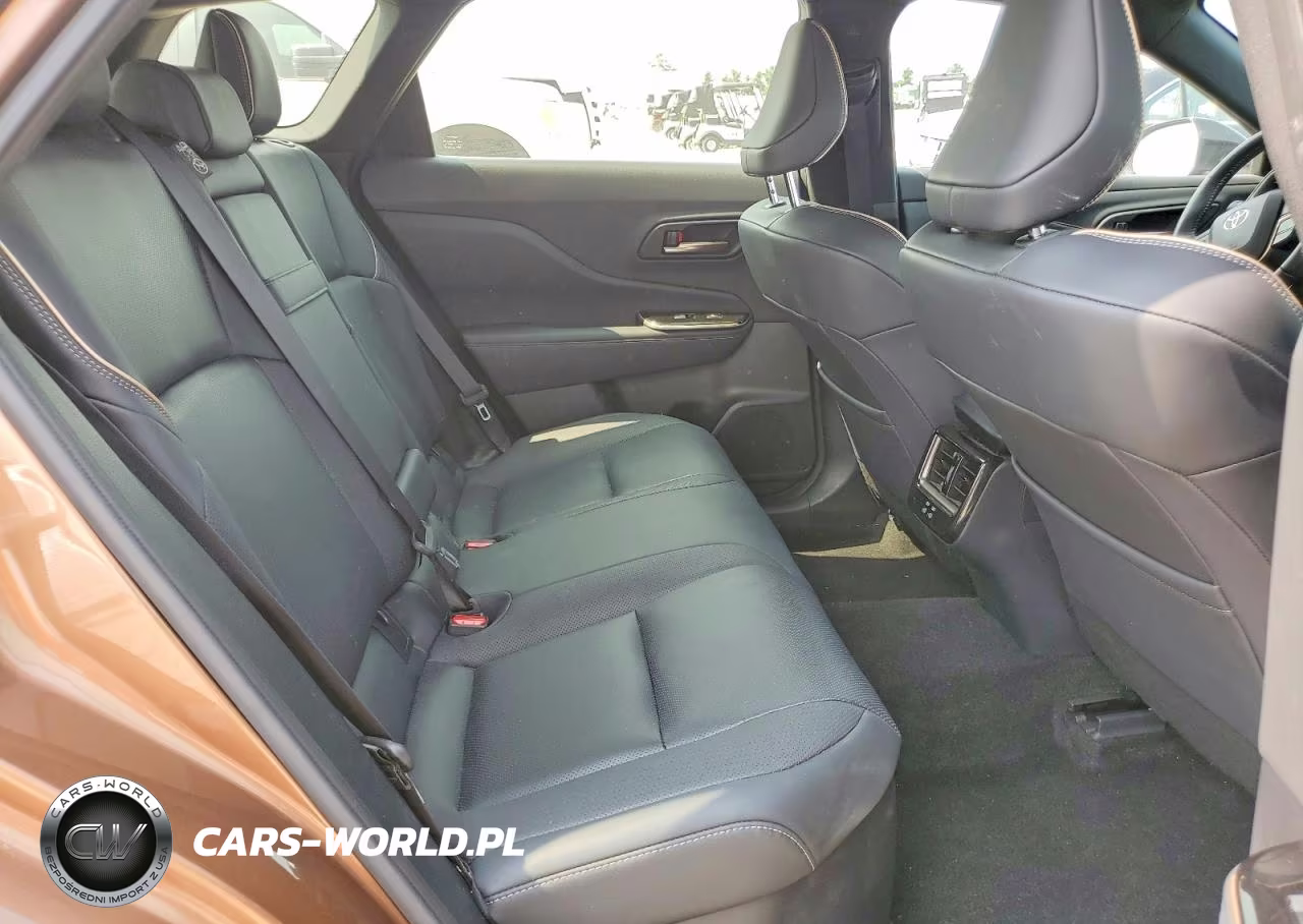 2025 Toyota Crown Signia Xle VIN:JTDACAAJ4S3000173 - 11
