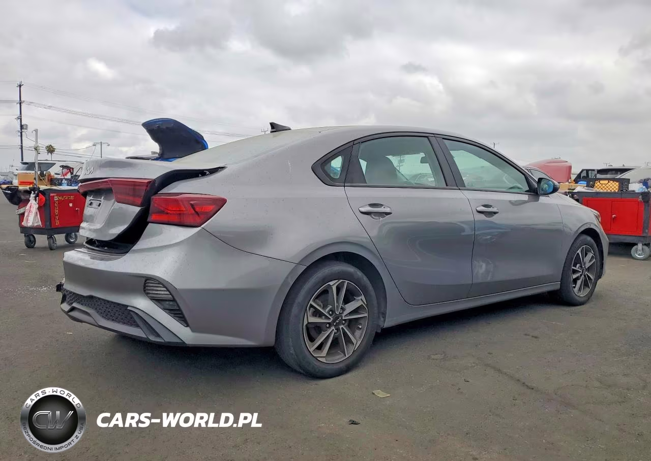 2023 Kia Forte Lxs VIN:3KPF24AD9PE683069 - 3