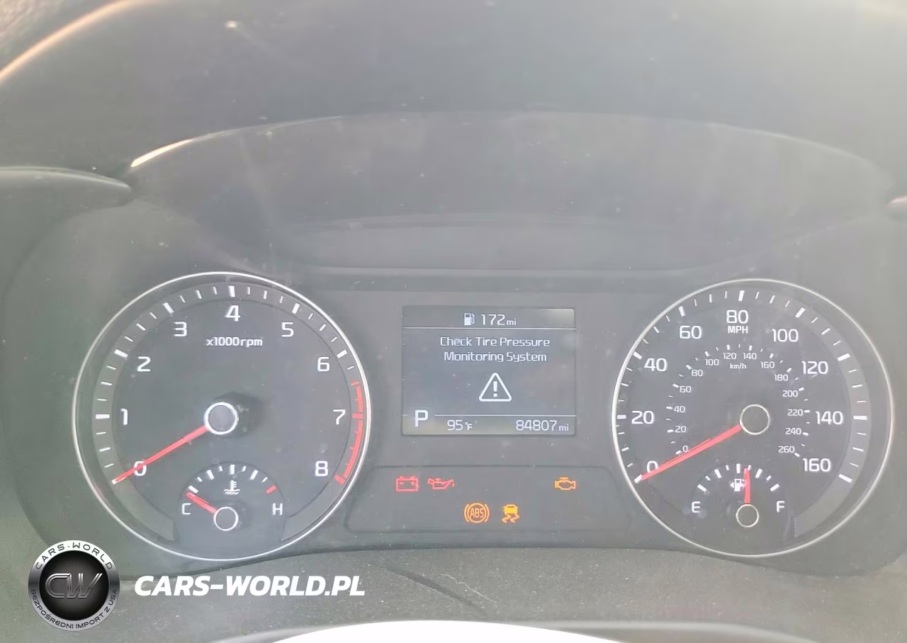 2019 Kia Forte S VIN:3KPF34AD9KE062629 - 9