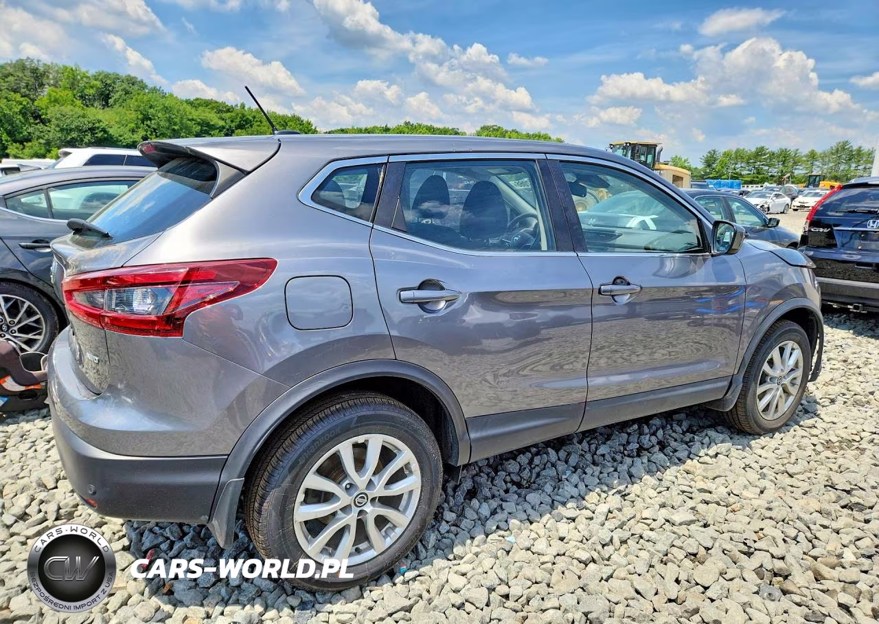2020 Nissan Rogue Sport S VIN:JN1BJ1CW3LW647704 - 3