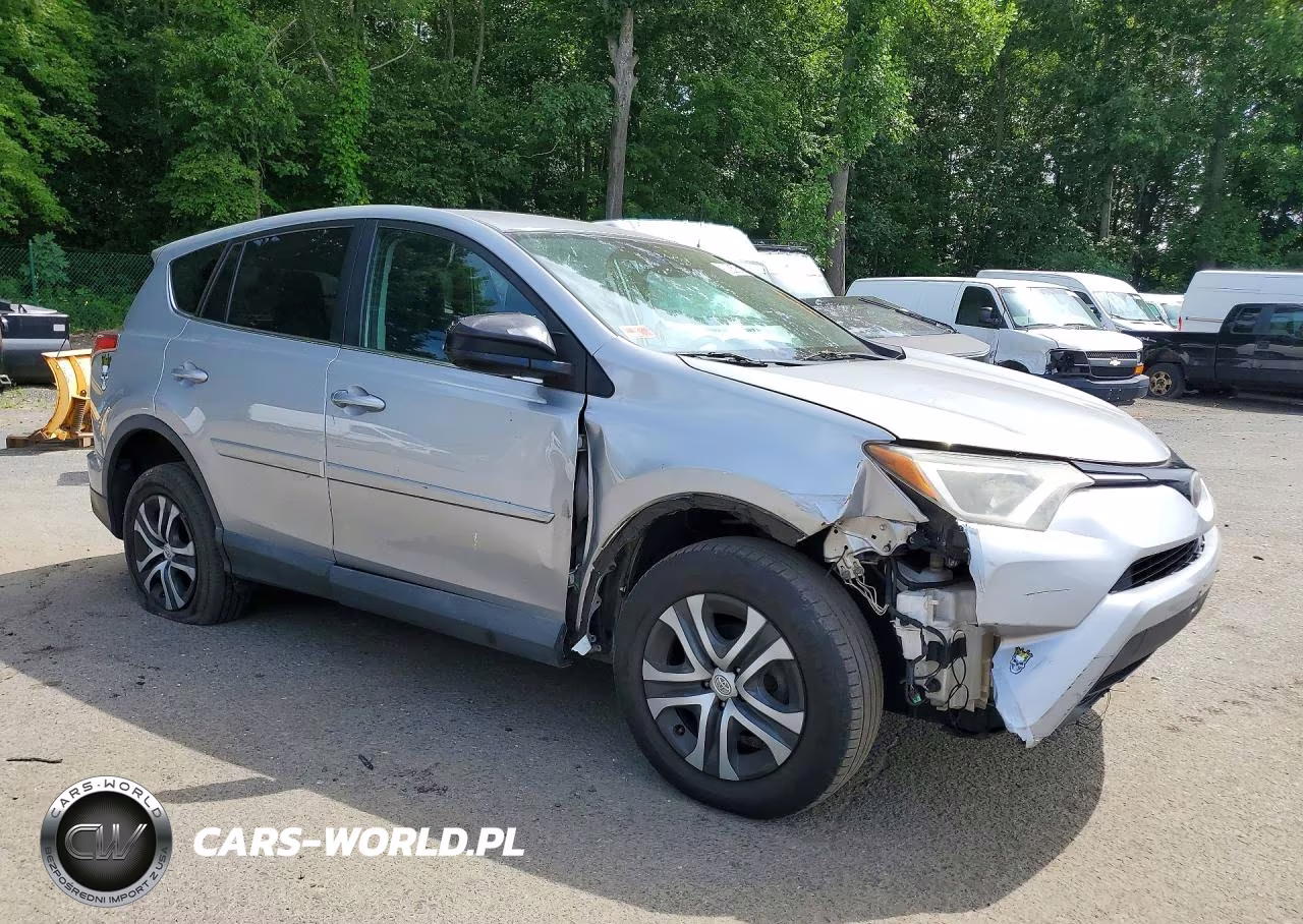 2018 Toyota Rav4 Le VIN:2T3BFREV5JW723615 - 4