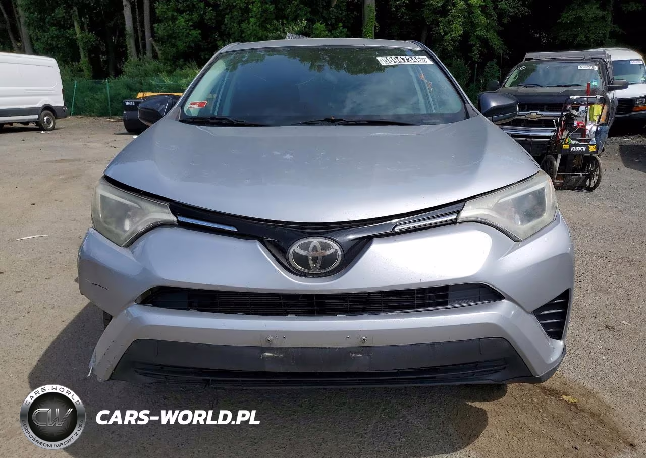 2018 Toyota Rav4 Le VIN:2T3BFREV5JW723615 - 5