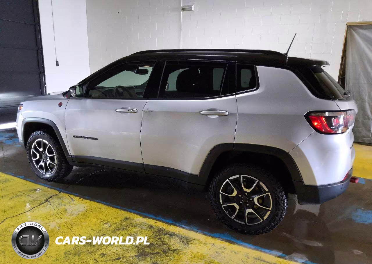 2025 Jeep Compass Trailhawk VIN:3C4NJDDN3ST532784 - 2