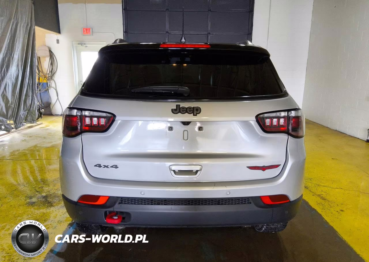 2025 Jeep Compass Trailhawk VIN:3C4NJDDN3ST532784 - 6