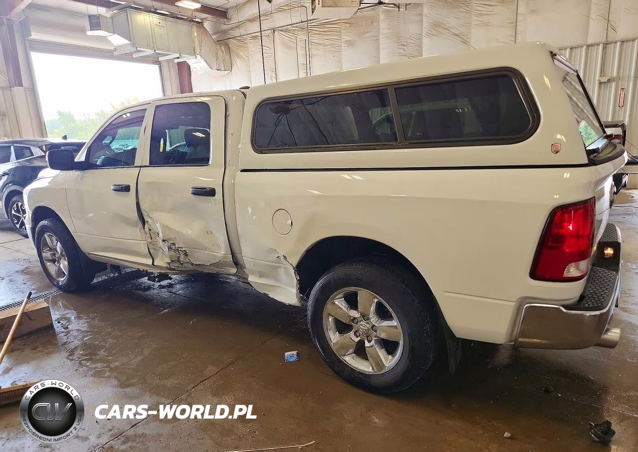 2019 Ram 1500 Classic Tradesman VIN:1C6RR7SM2KS682013 - 2