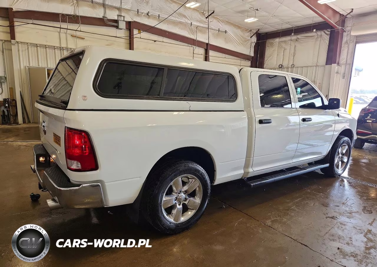 2019 Ram 1500 Classic Tradesman VIN:1C6RR7SM2KS682013 - 3