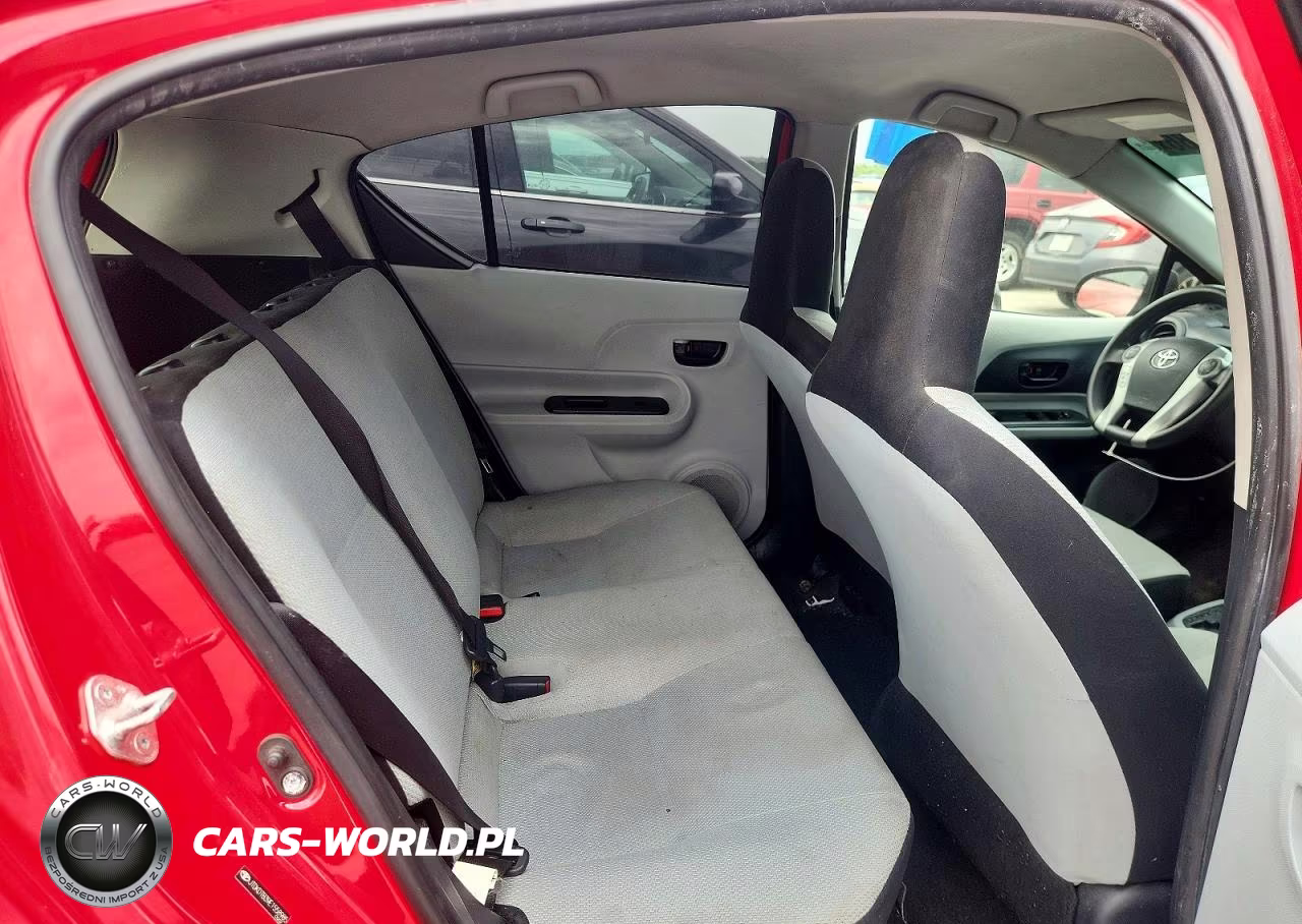 2014 Toyota Prius C One VIN:JTDKDTB39E1558985 - 10