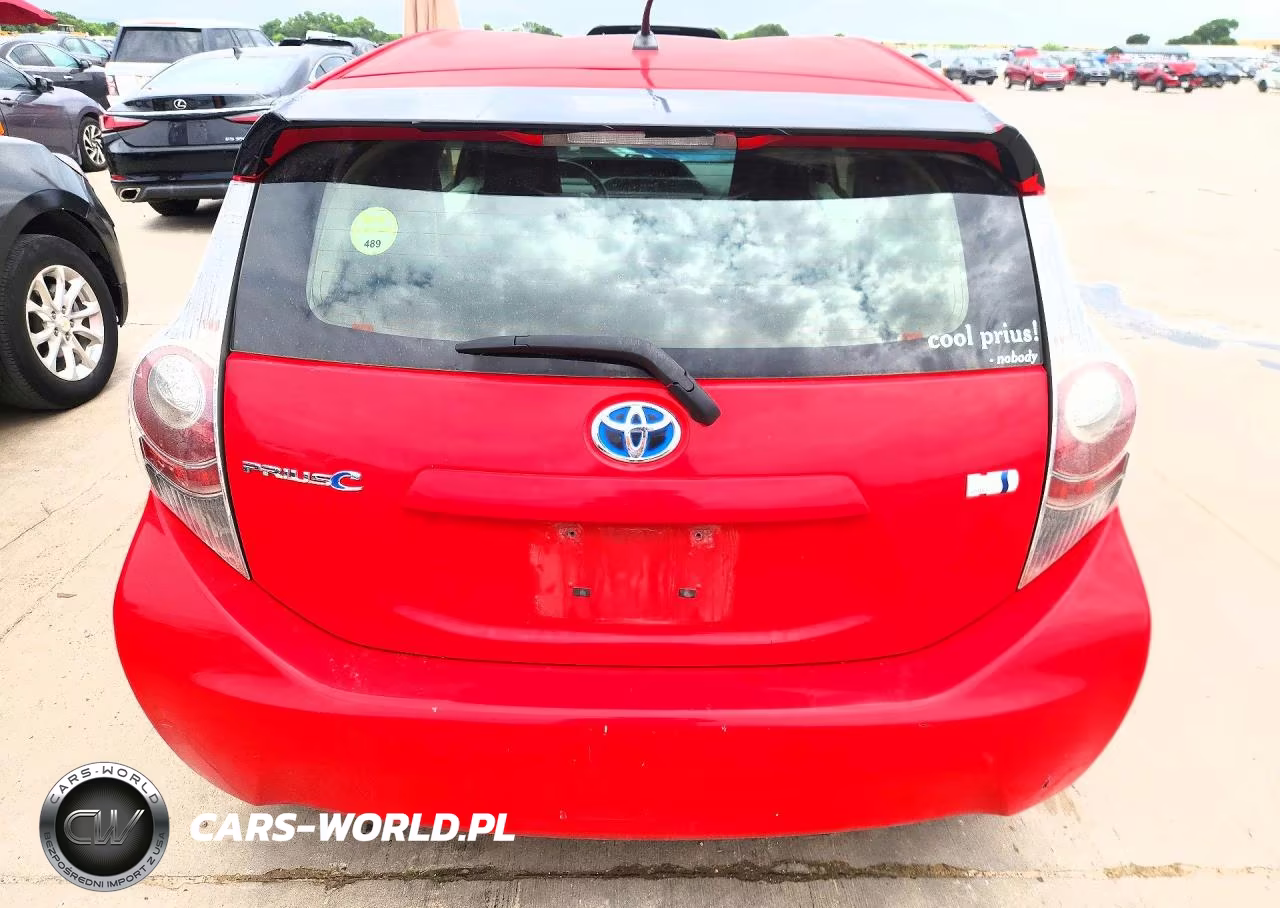 2014 Toyota Prius C One VIN:JTDKDTB39E1558985 - 6