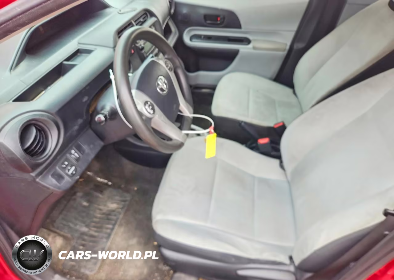 2014 Toyota Prius C One VIN:JTDKDTB39E1558985 - 7
