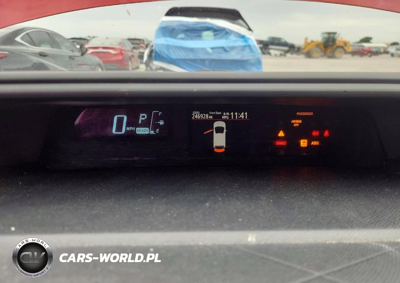 2014 Toyota Prius C One VIN:JTDKDTB39E1558985 - 9