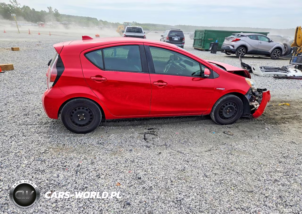 2015 Toyota Prius C One VIN:JTDKDTB34F1576036 - 3