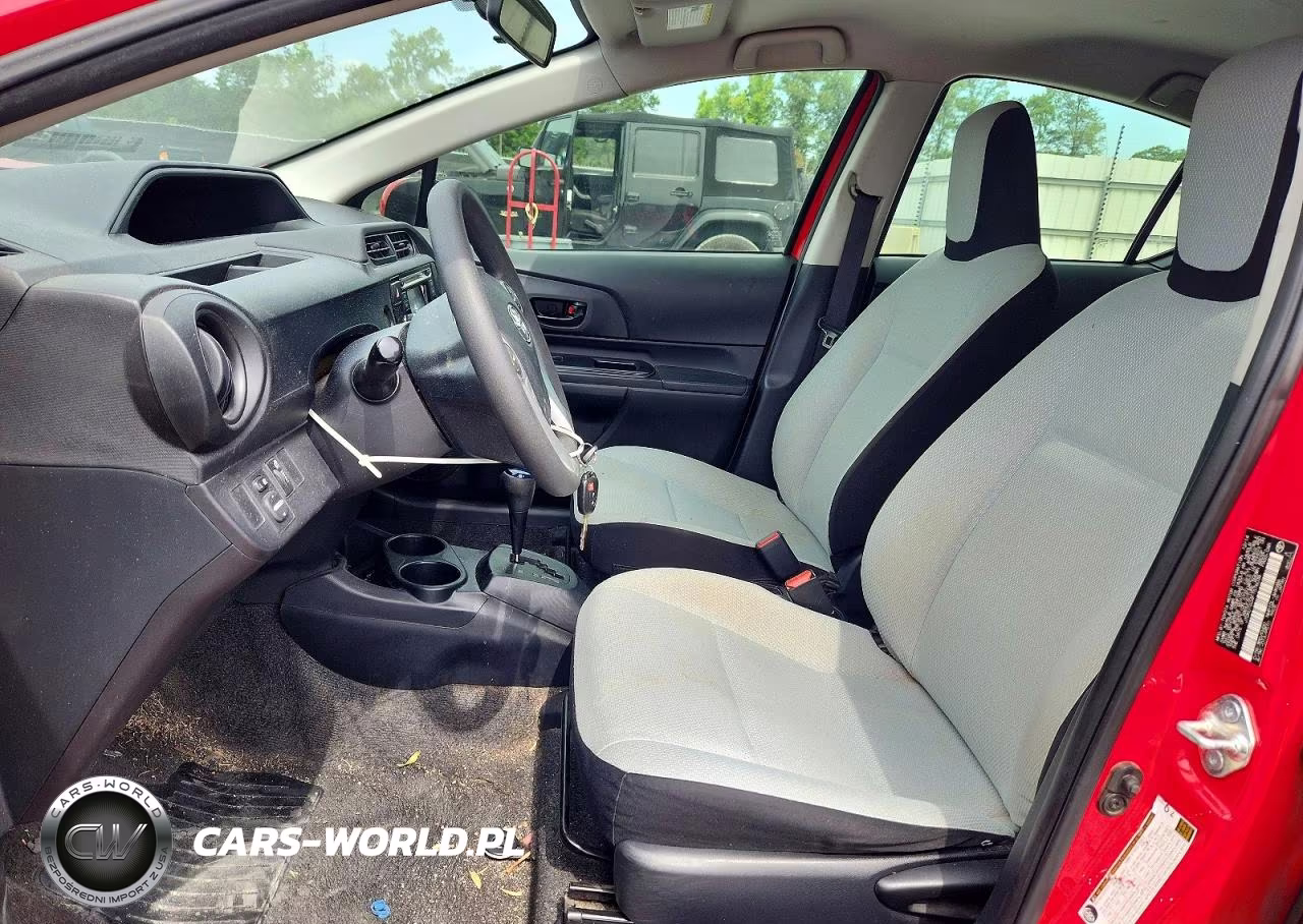 2015 Toyota Prius C One VIN:JTDKDTB34F1576036 - 7