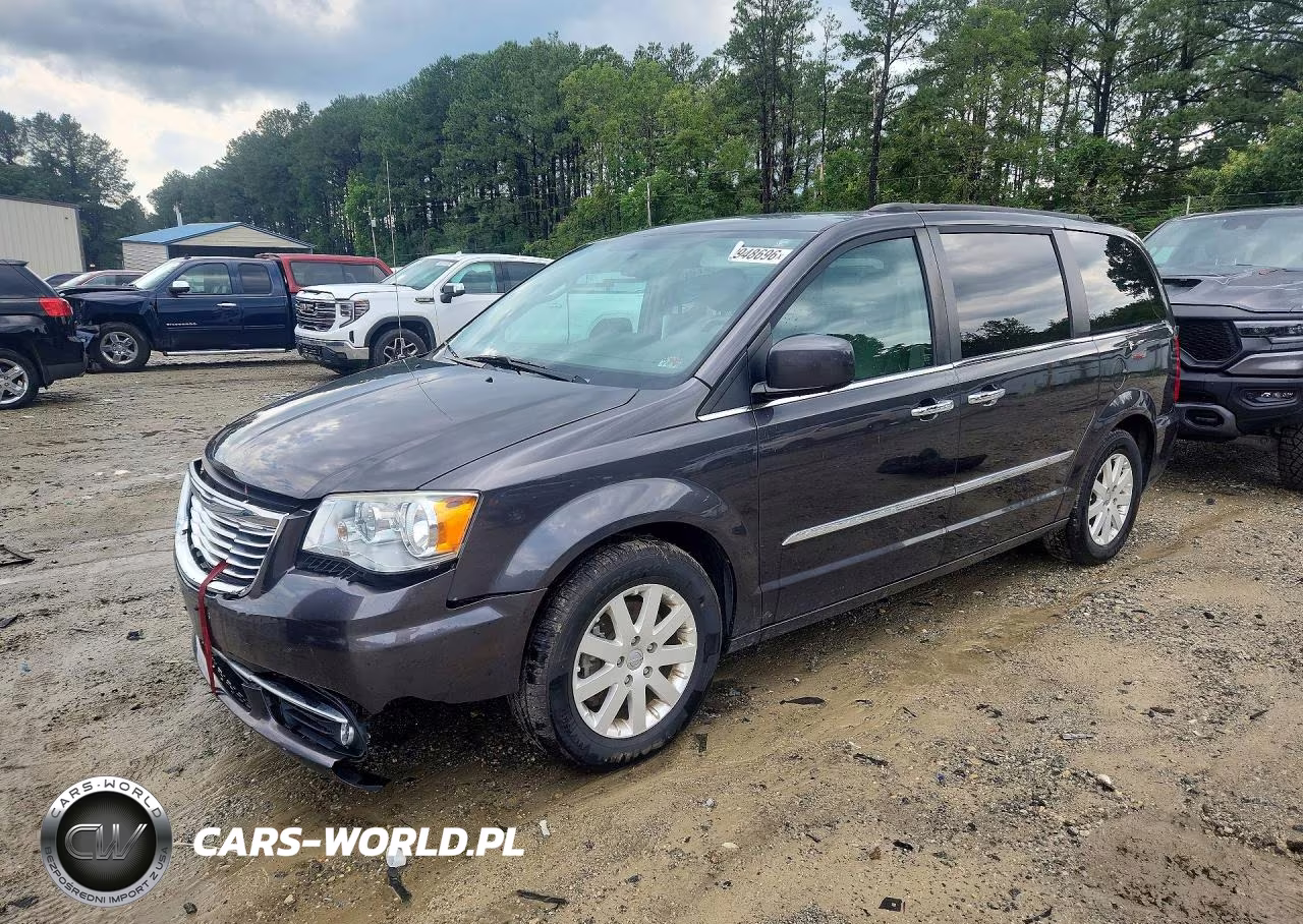 2015 Chrysler Town & Country Touring – zdjęcie 1 z 13