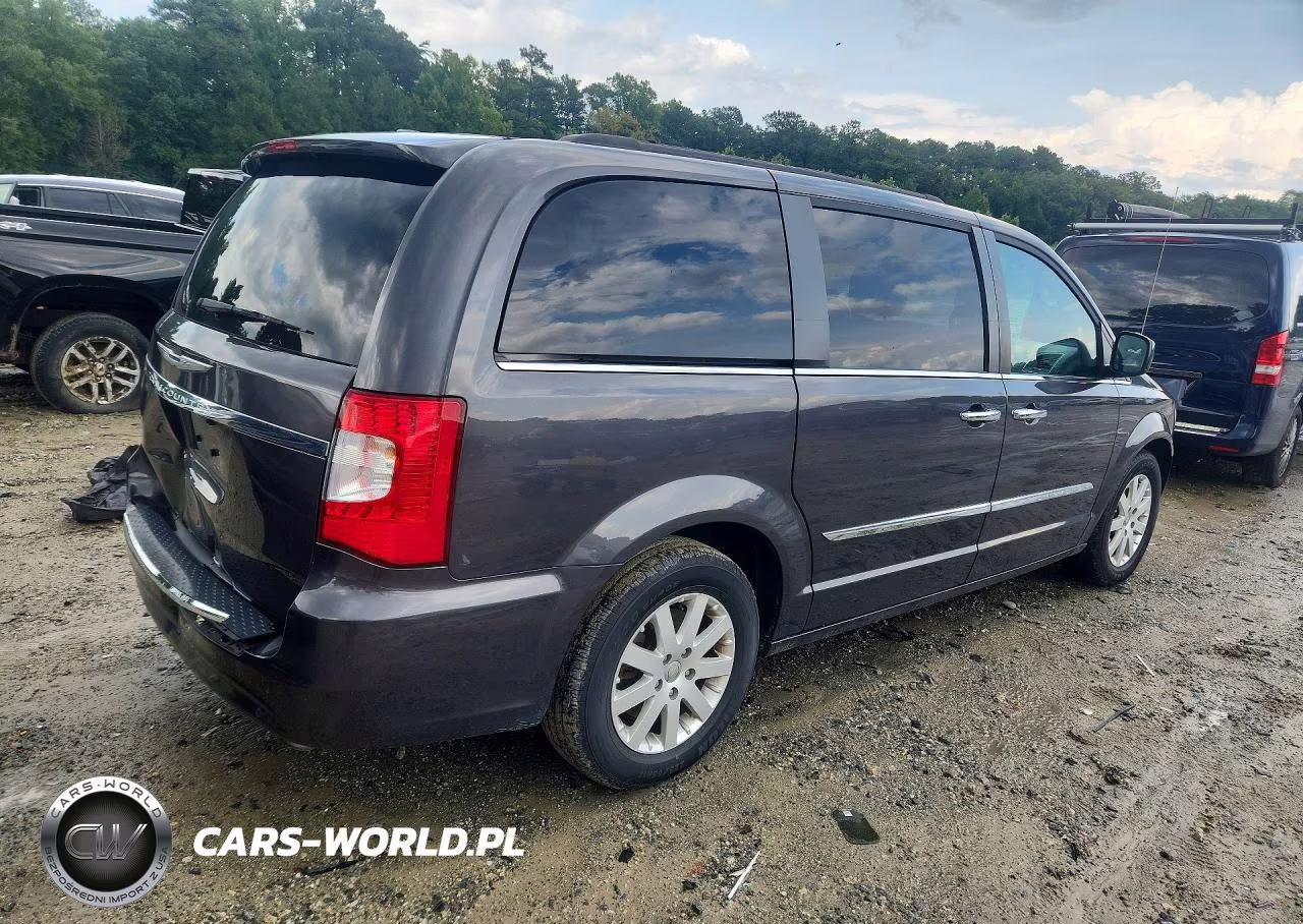 2015 Chrysler Town & Country Touring VIN:2C4RC1BG7FR539678 - 3