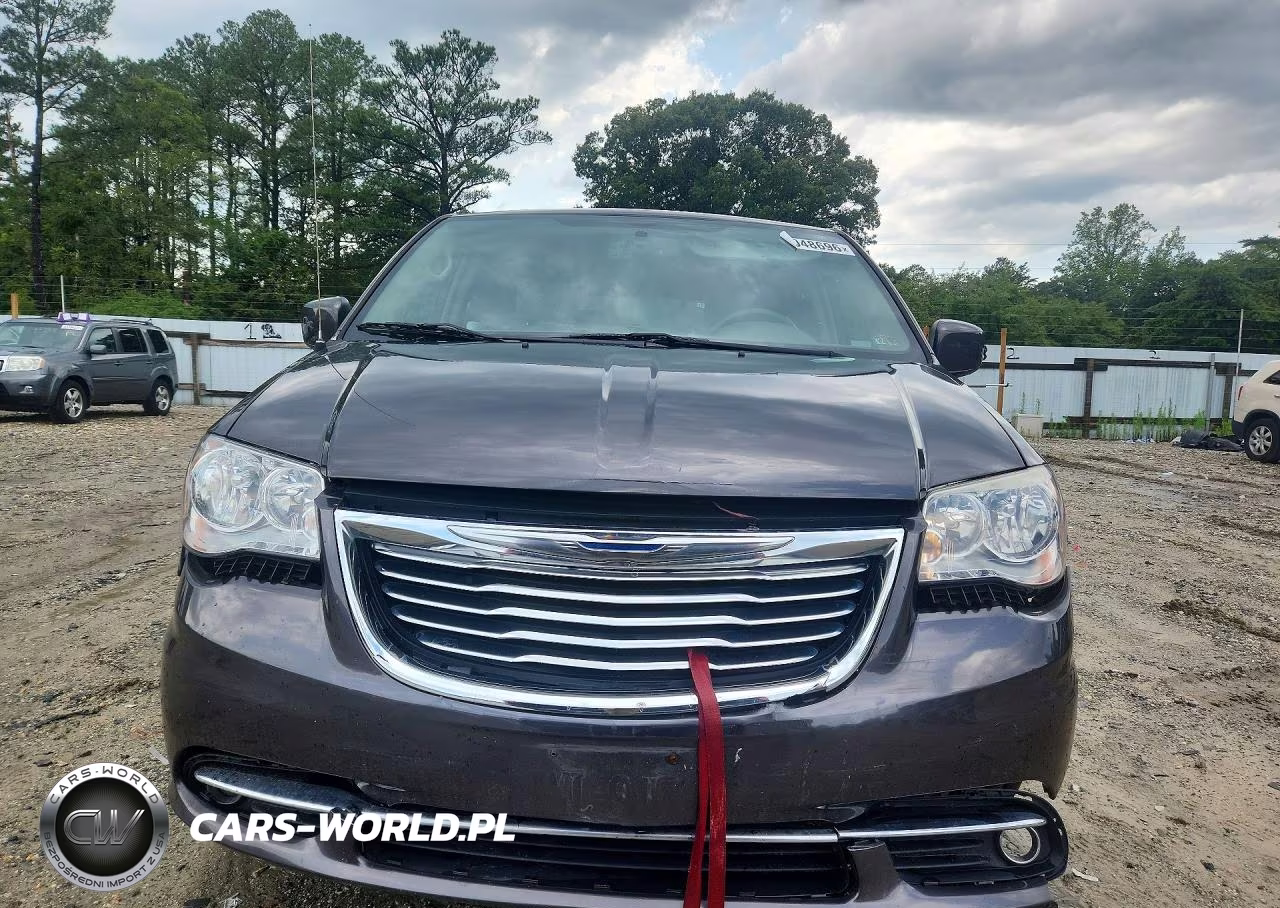 2015 Chrysler Town & Country Touring VIN:2C4RC1BG7FR539678 - 5