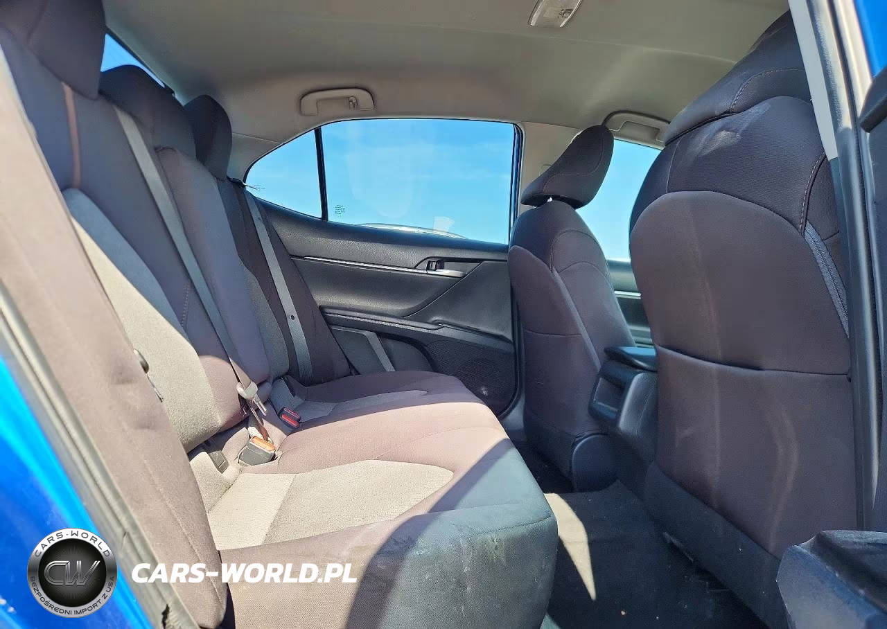 2019 Toyota Camry Le VIN:4T1B11HK2KU237825 - 10