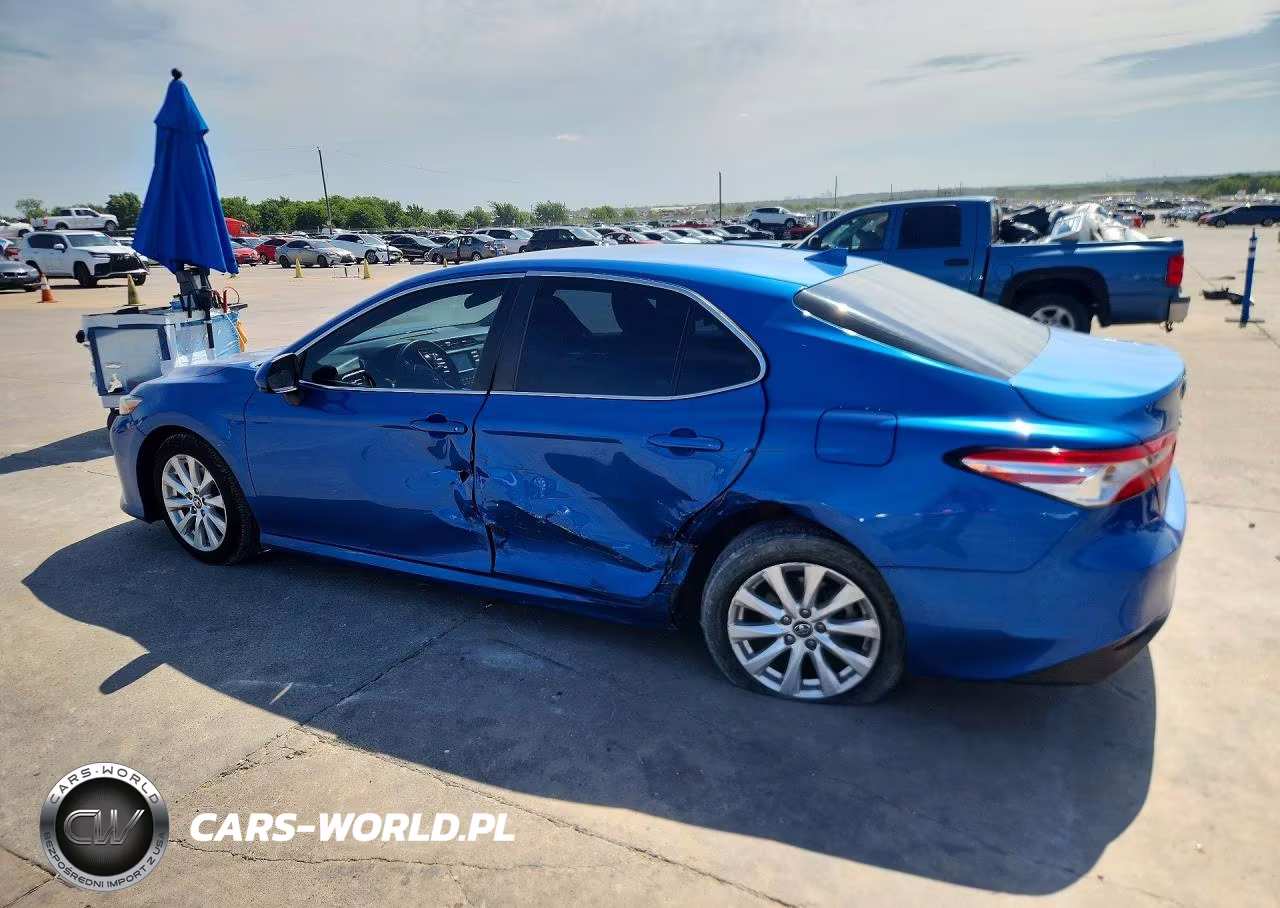 2019 Toyota Camry Le VIN:4T1B11HK2KU237825 - 2