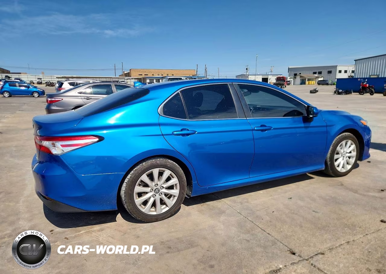 2019 Toyota Camry Le VIN:4T1B11HK2KU237825 - 3