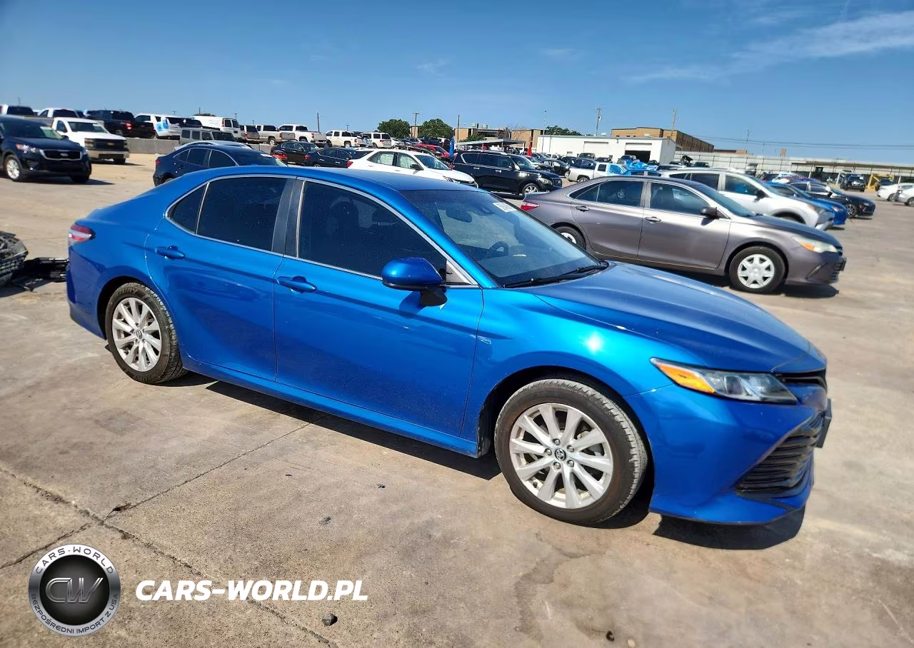 2019 Toyota Camry Le VIN:4T1B11HK2KU237825 - 4