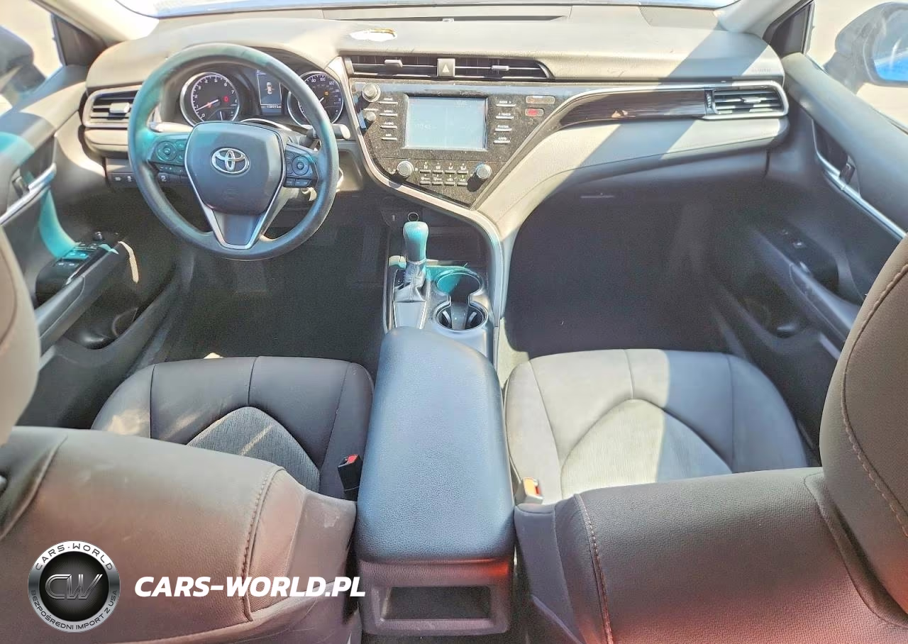 2019 Toyota Camry Le VIN:4T1B11HK2KU237825 - 8