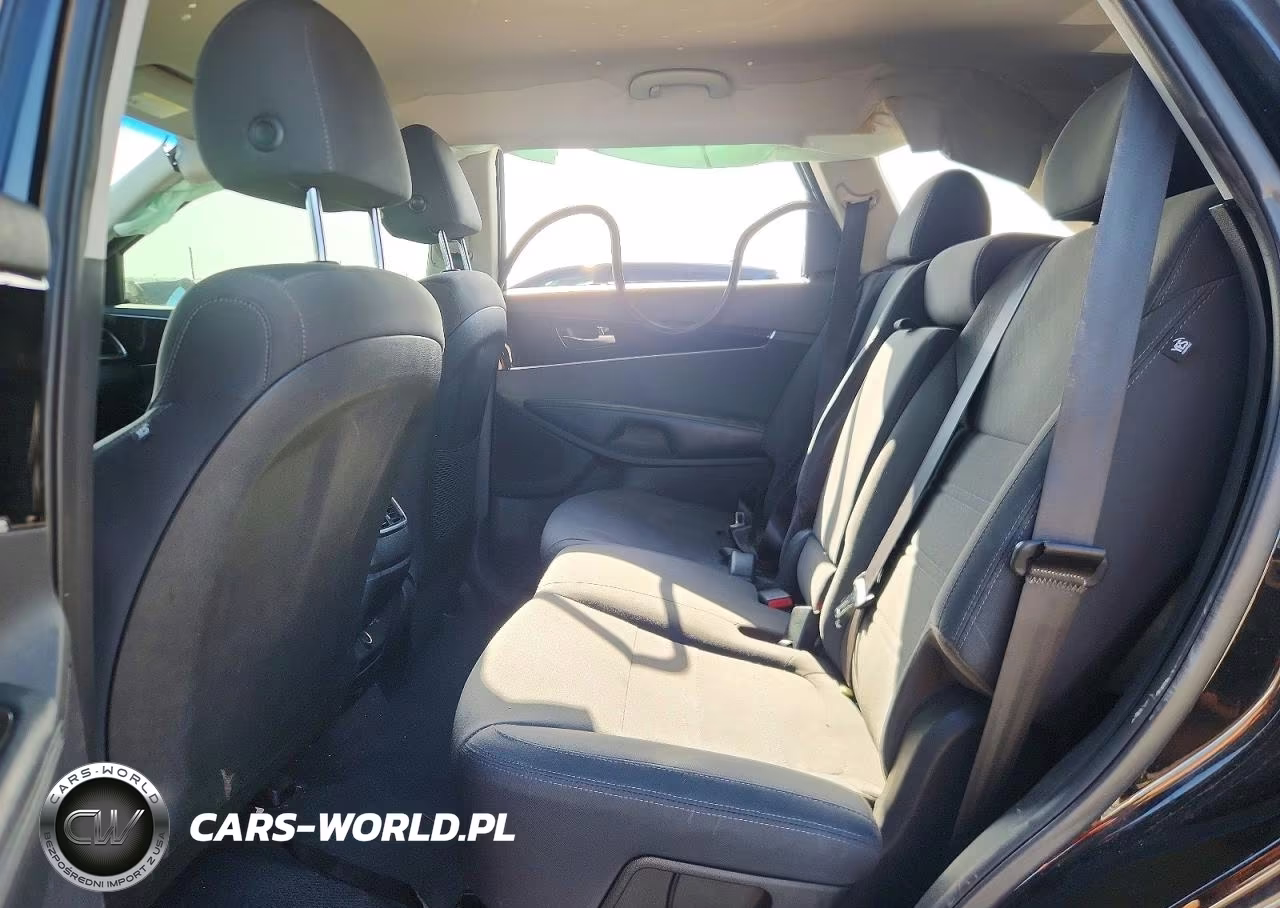 2019 Kia Sorento L VIN:5XYPG4A33KG579721 - 10