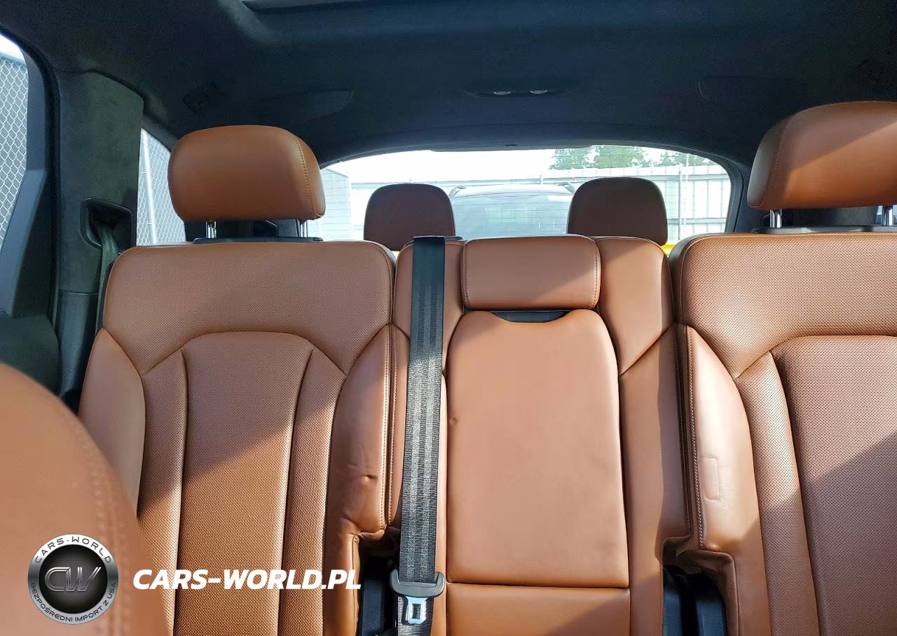 2017 Audi Q7 Prestige VIN:WA1VAAF78HD057168 - 10
