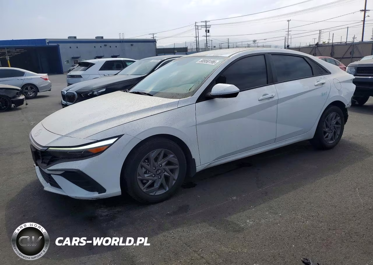 2024 Hyundai Elantra Blue