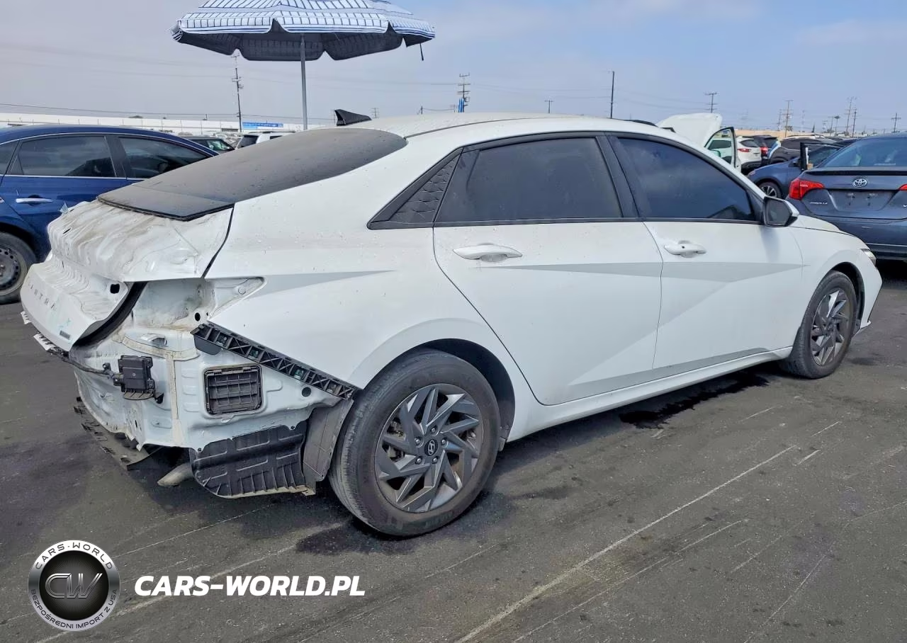 2024 Hyundai Elantra Blue VIN:KMHLM4DJ1RU115980 - 3