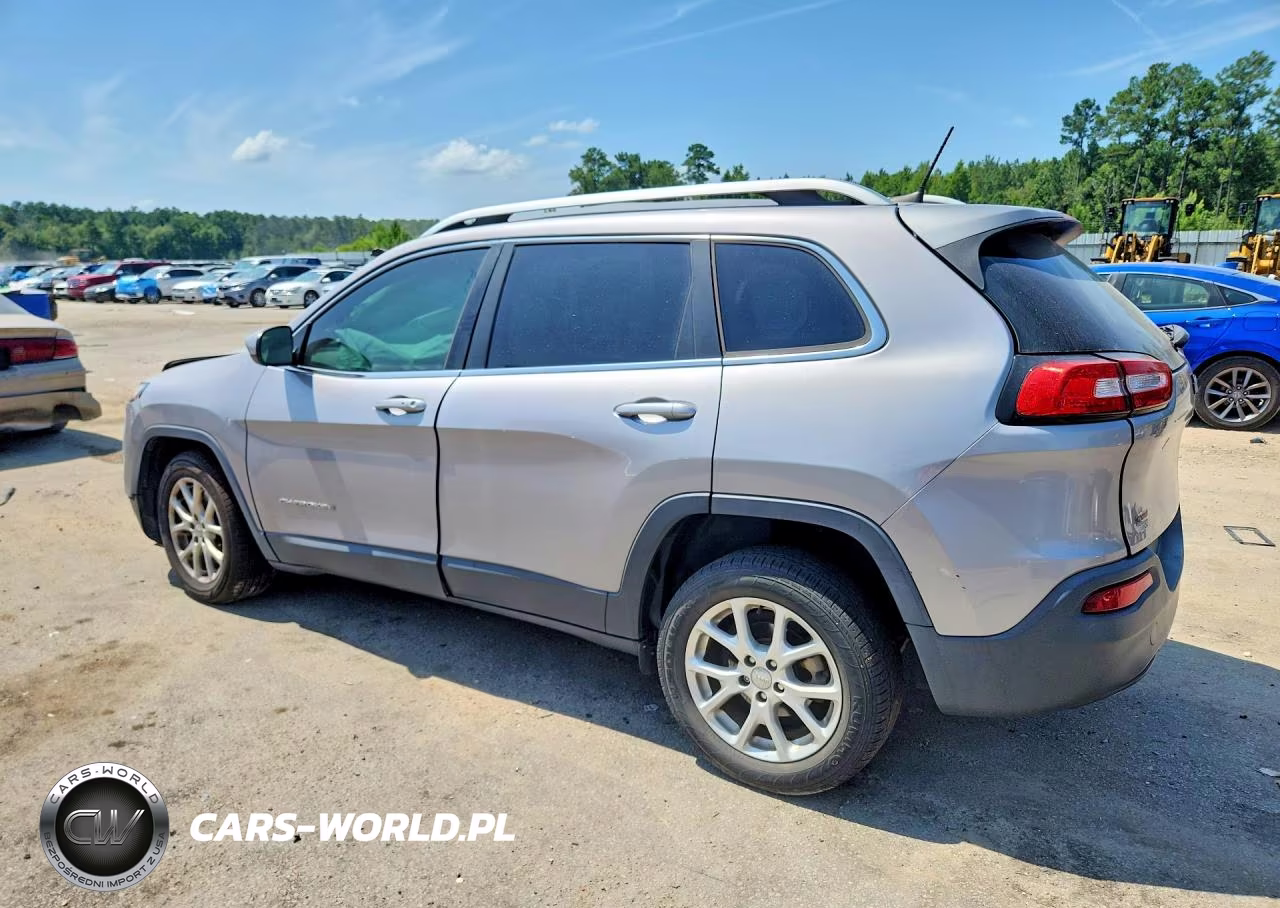 2018 Jeep Cherokee Latitude Plus VIN:1C4PJLLB5JD504158 - 2