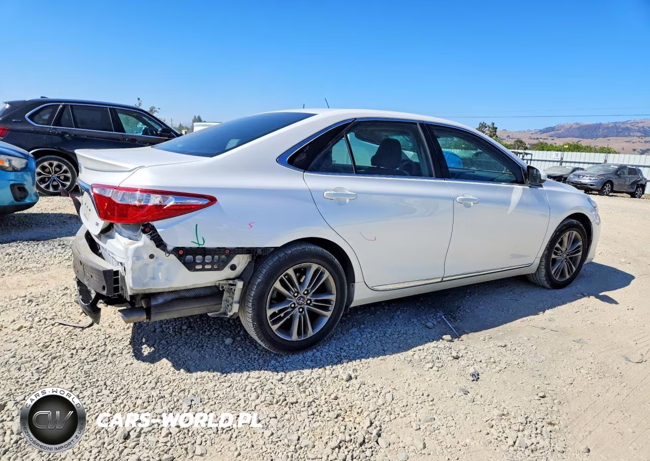 2017 Toyota Camry Se VIN:4T1BF1FK2HU384420 - 3