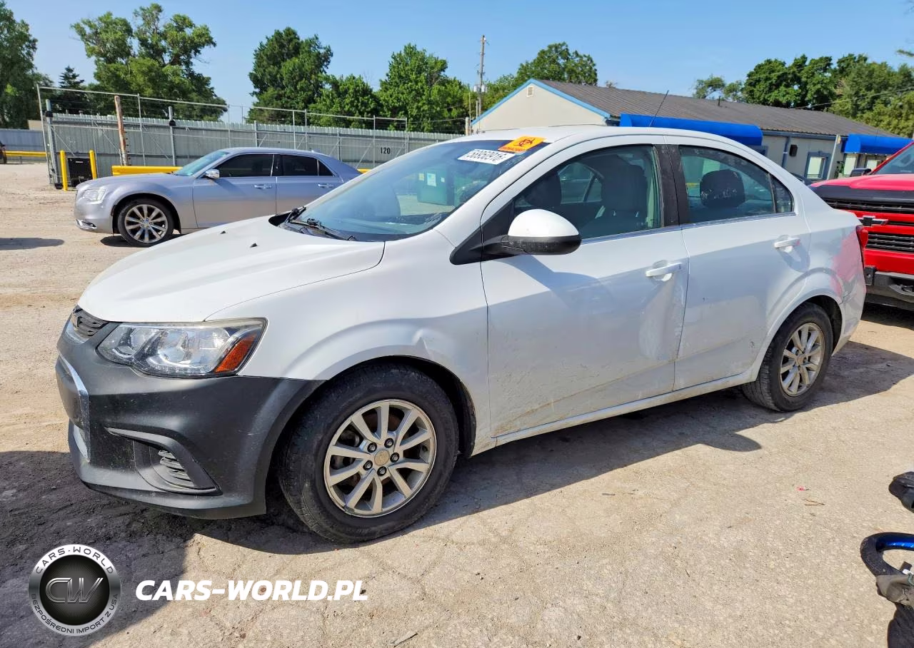 2018 Chevrolet Sonic Lt – zdjęcie 1 z 12