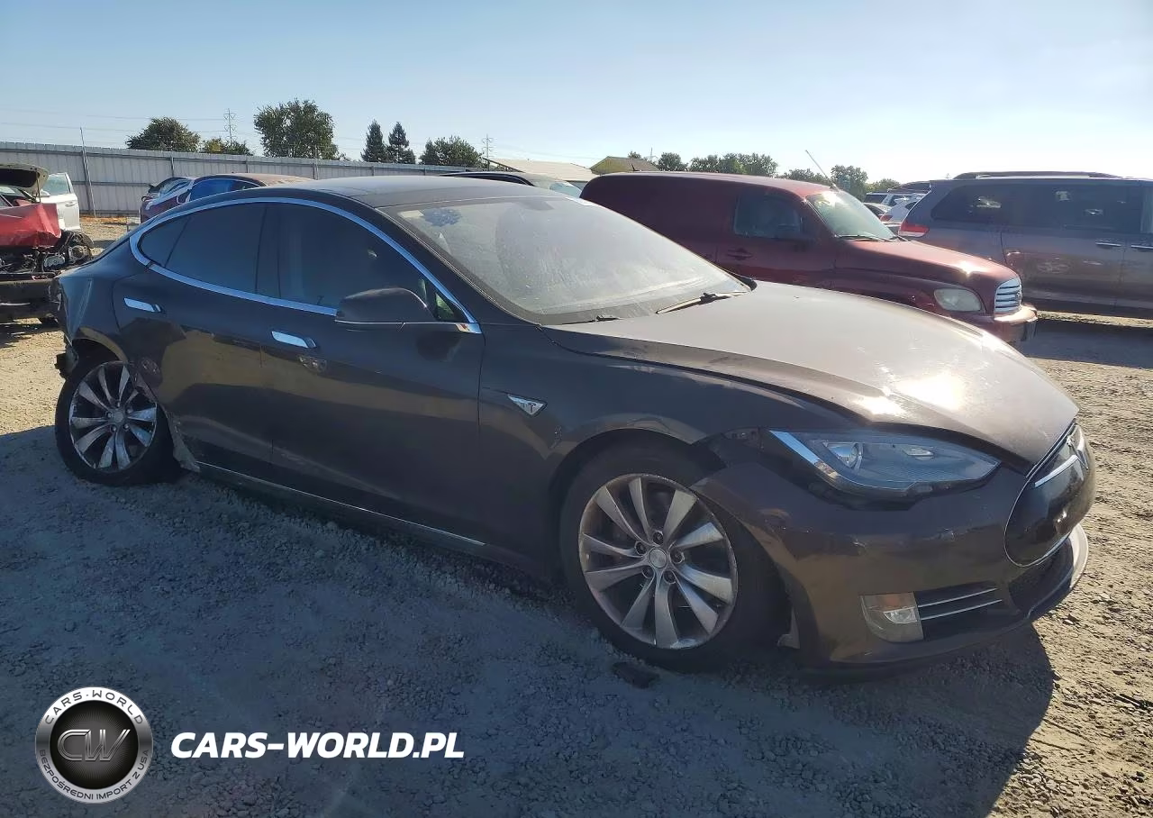 2013 Tesla Model S VIN:5YJSA1CN1DFP27464 - 4