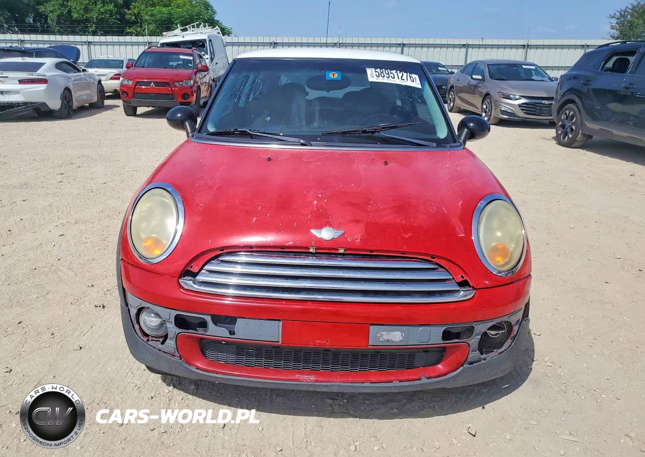 2008 Mini Cooper VIN:WMWMF33538TU66053 - 5