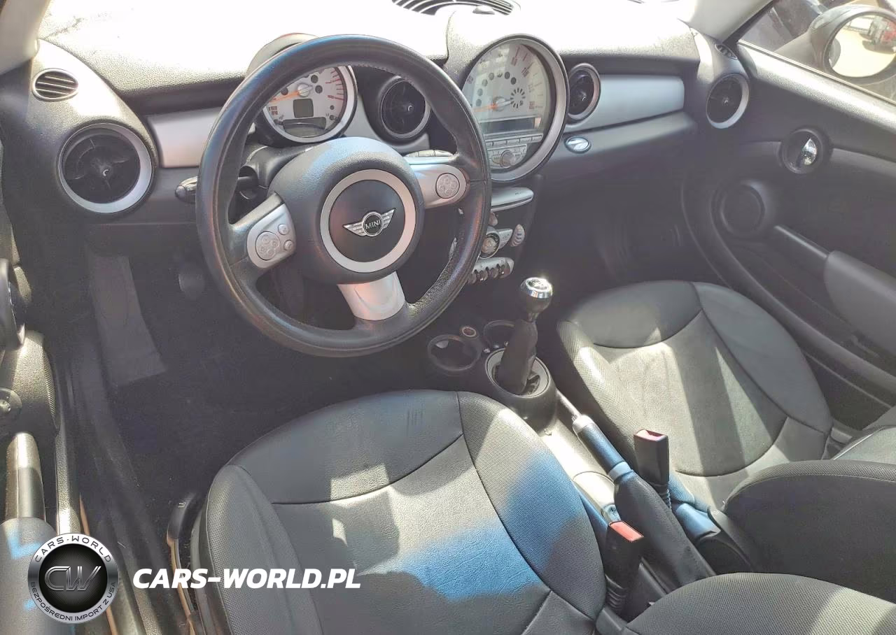 2008 Mini Cooper VIN:WMWMF33538TU66053 - 8