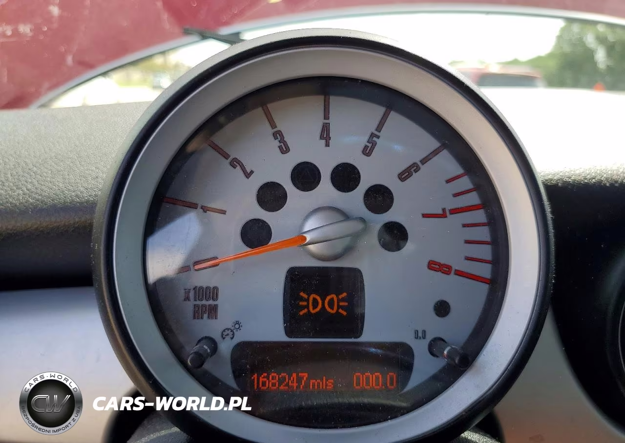 2008 Mini Cooper VIN:WMWMF33538TU66053 - 9