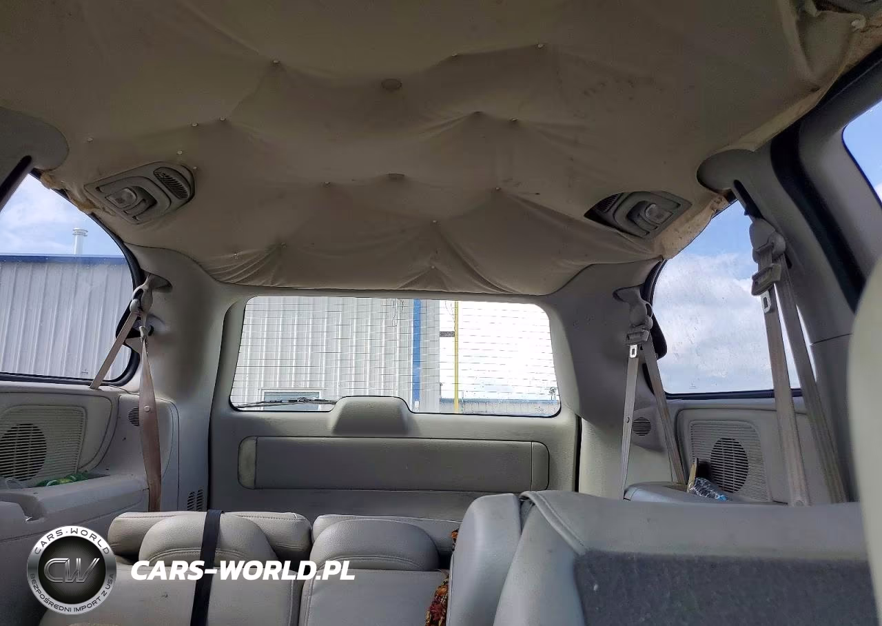 2005 Chrysler Town & Country Touring VIN:2C4GP54L85R499669 - 10