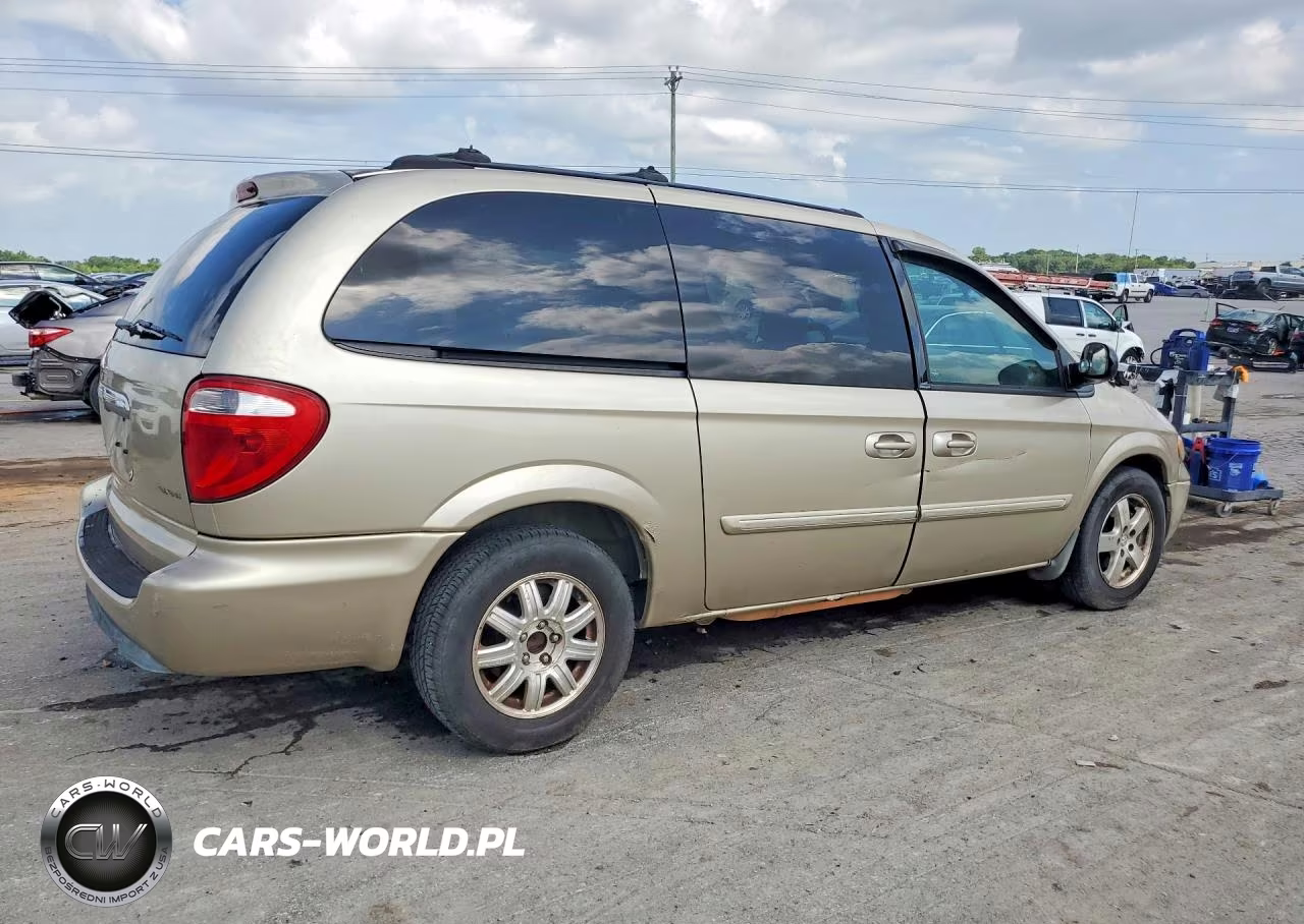 2005 Chrysler Town & Country Touring VIN:2C4GP54L85R499669 - 3