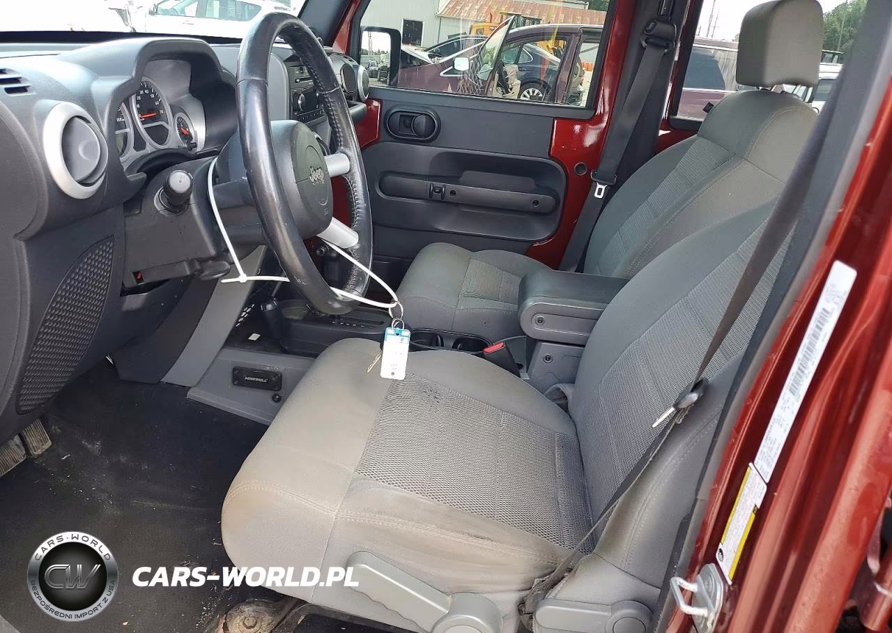 2009 Jeep Wrangler Unlimited Sahara VIN:1J4GA59179L767158 - 7