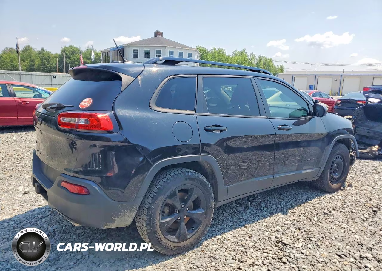 2015 Jeep Cherokee Latitude VIN:1C4PJMCS8FW727943 - 3
