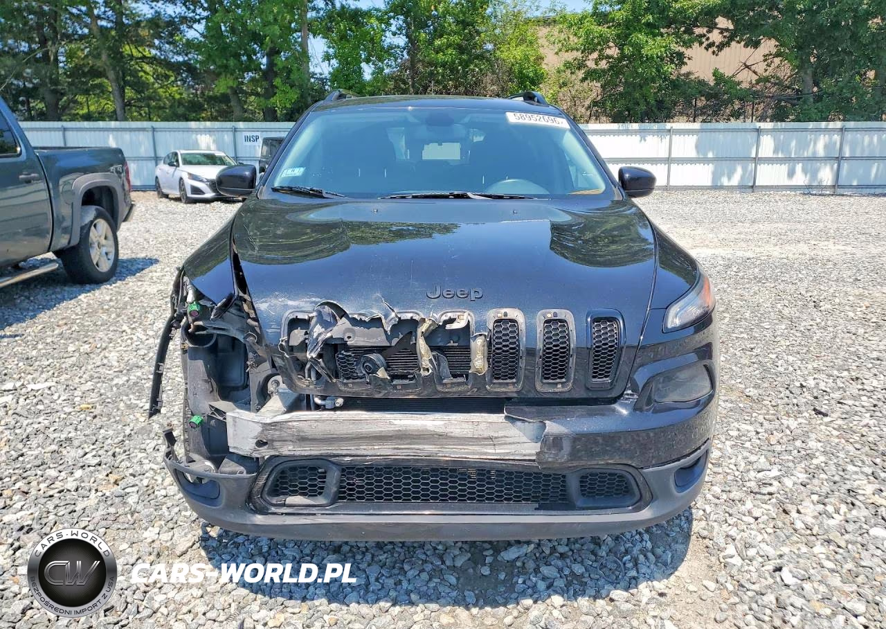 2015 Jeep Cherokee Latitude VIN:1C4PJMCS8FW727943 - 5