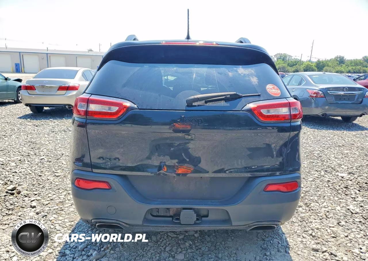 2015 Jeep Cherokee Latitude VIN:1C4PJMCS8FW727943 - 6