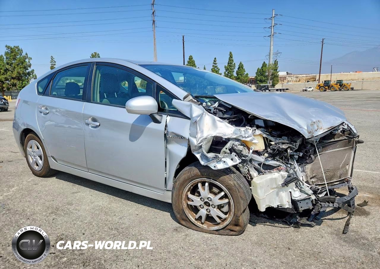 2011 Toyota Prius Three VIN:JTDKN3DU5B5322096 - 4